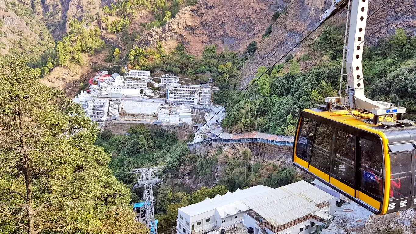 Vaishno Devi Patnitop Tour Package From Mumbai By Train