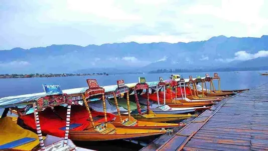 Vashno Devi Darshan Package With Kashmir Tour